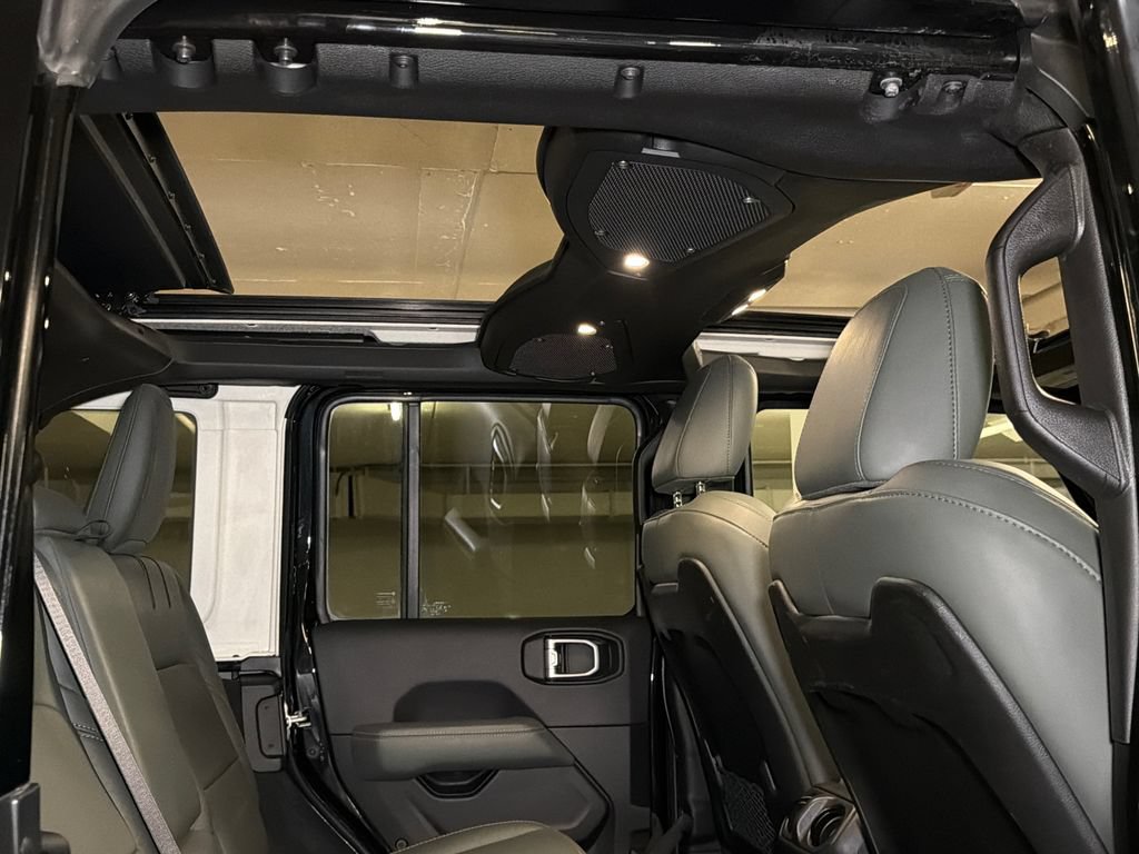 Used 2024 Jeep Wrangler High Altitude AWD/4WD image 16