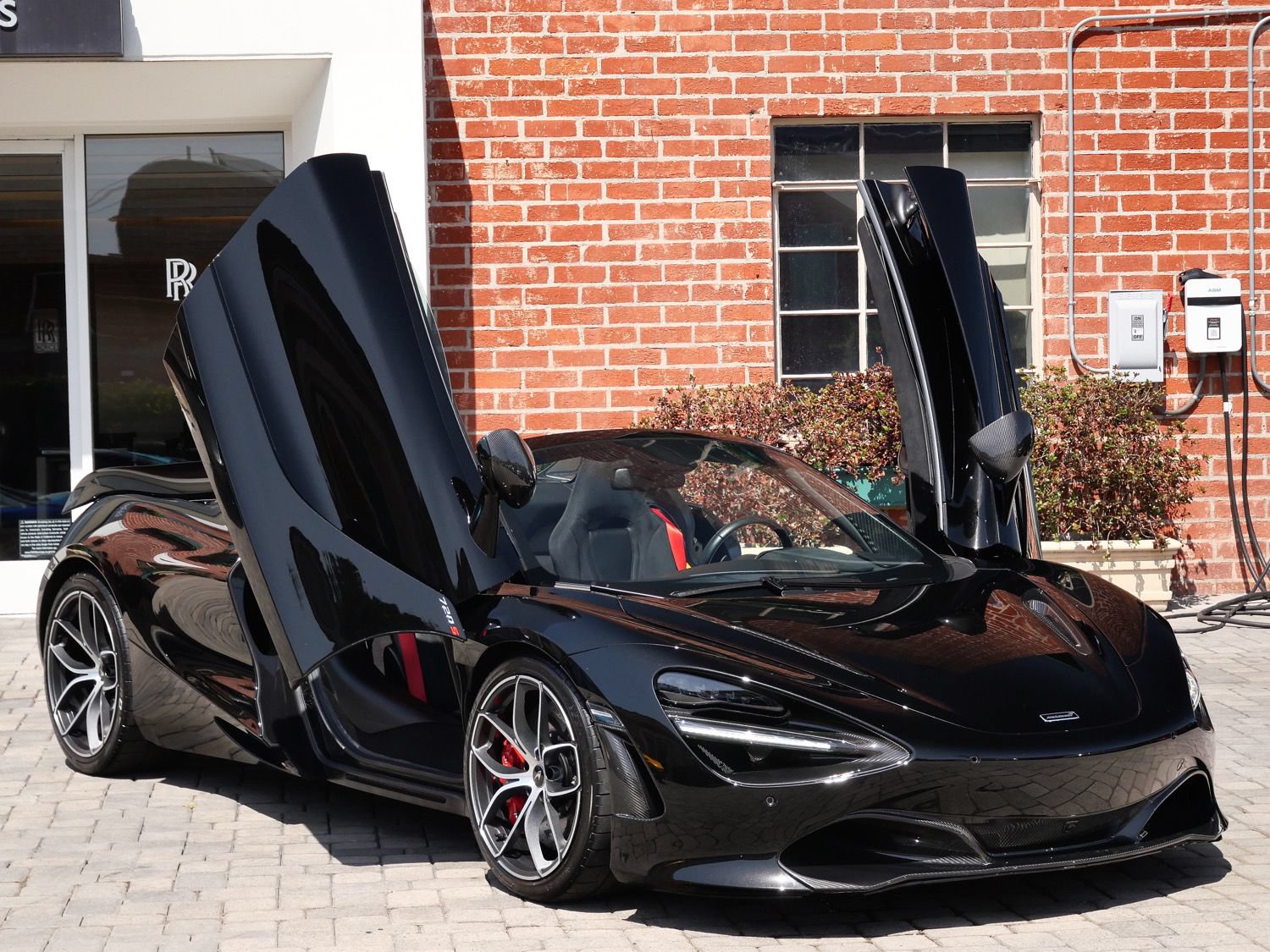 Used 2019 McLaren 720S Performance RWD image 22