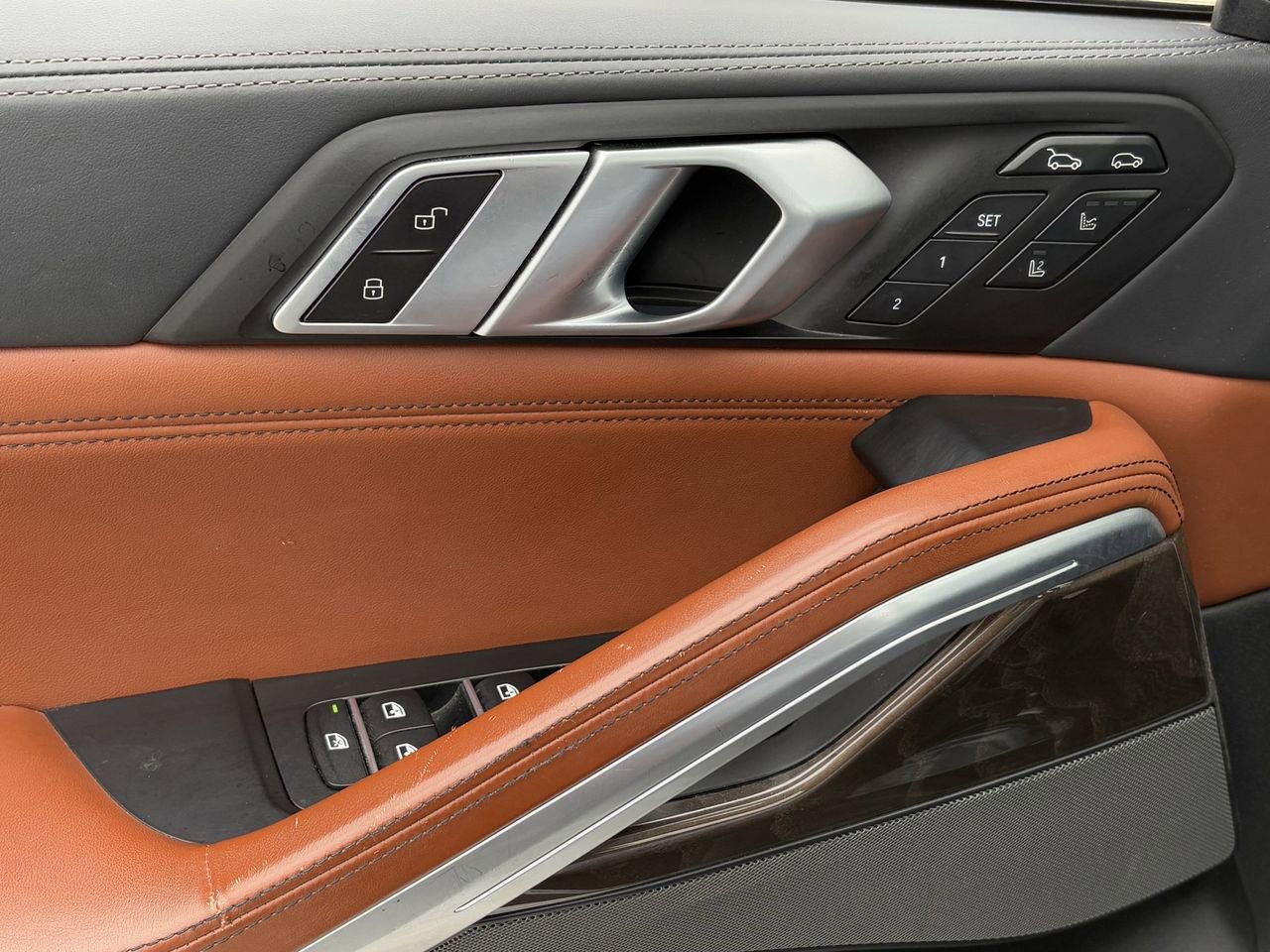 Used 2022 BMW X6 M50i w/ Executive Package image 21