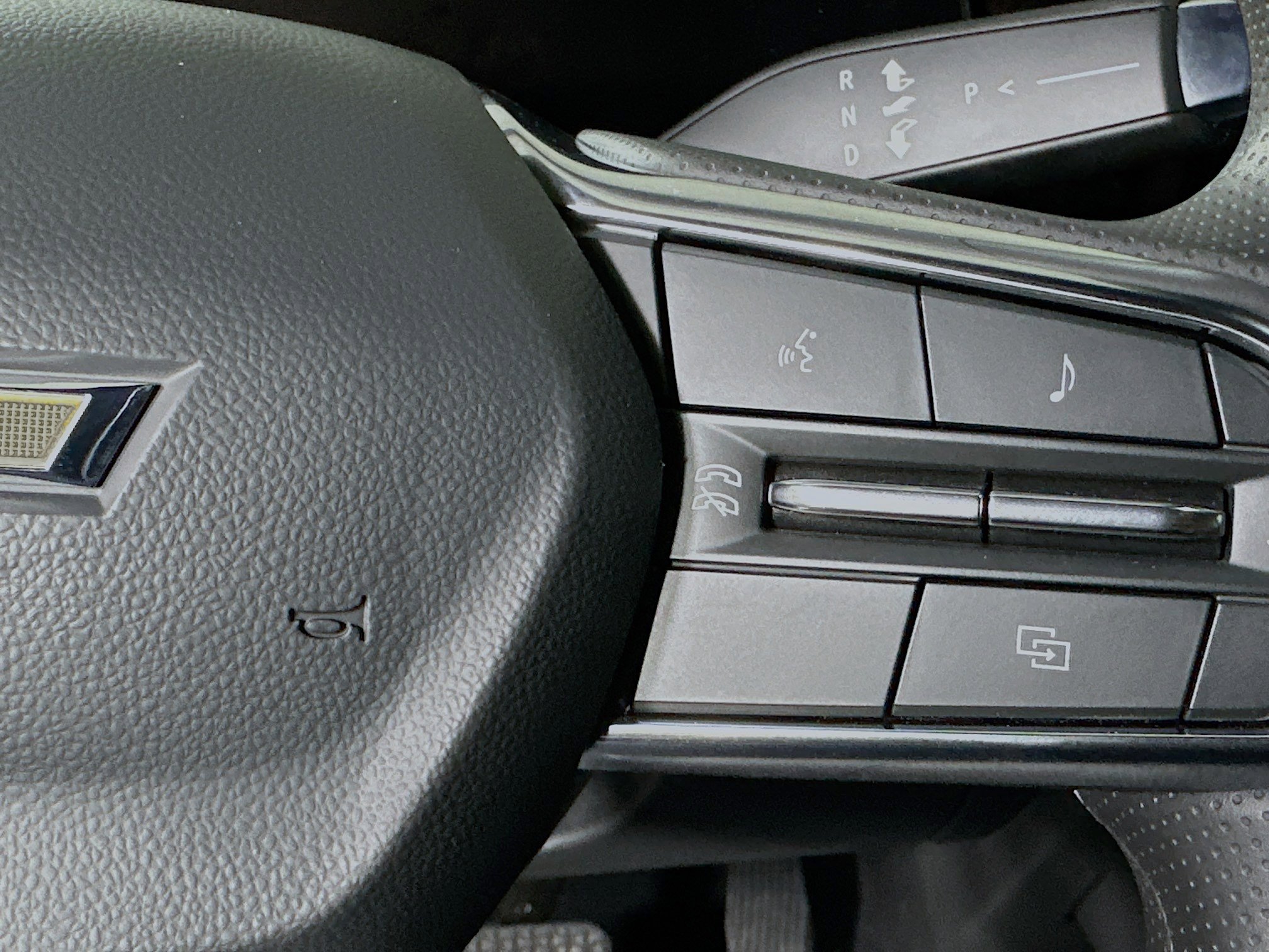 Used 2025 Chevrolet Equinox EV LT image 17