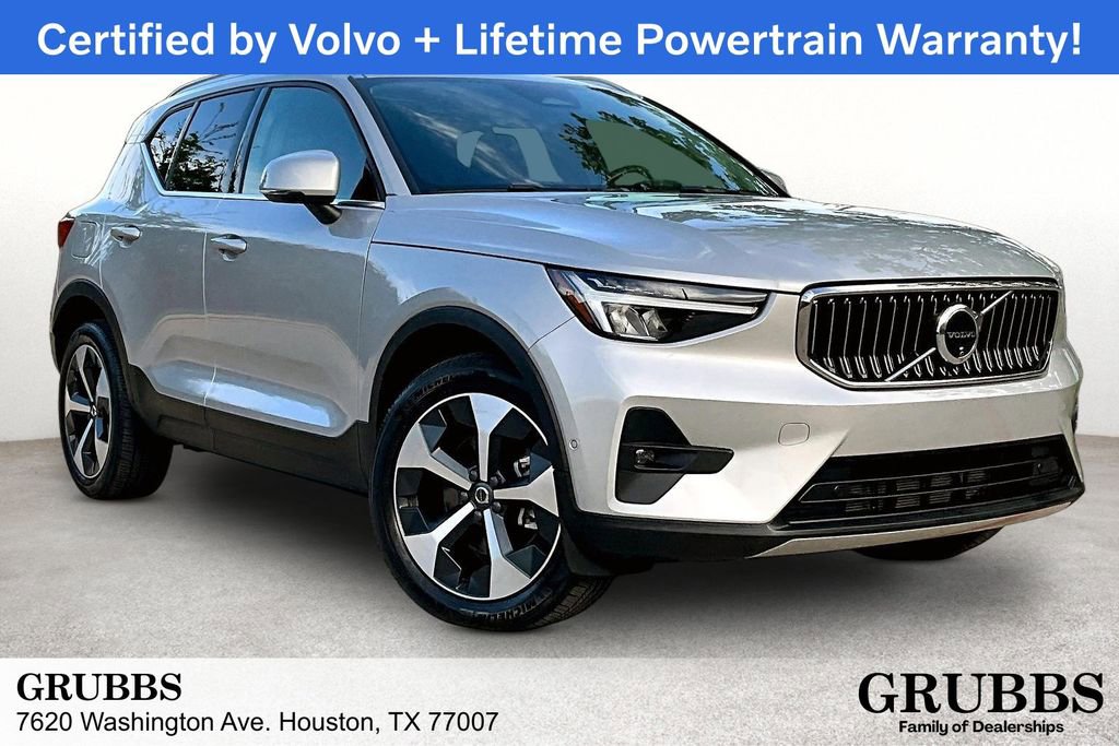 Used 2025 Volvo XC40 B5 Plus image 1