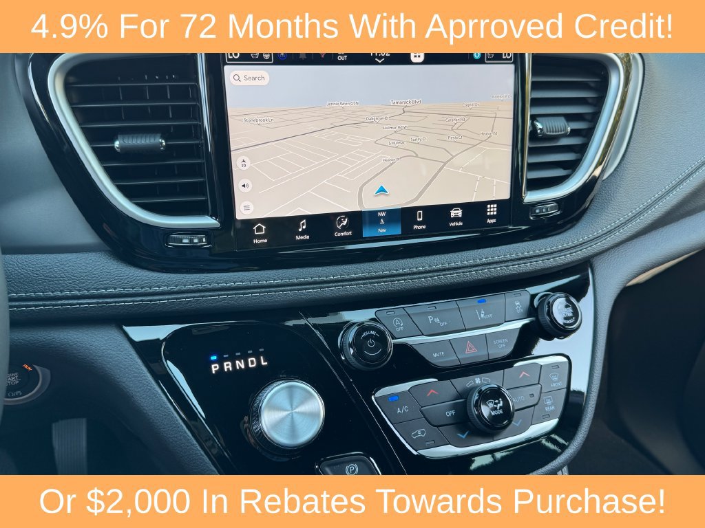 New 2027 Chrysler Pacifica Limited FWD image 21