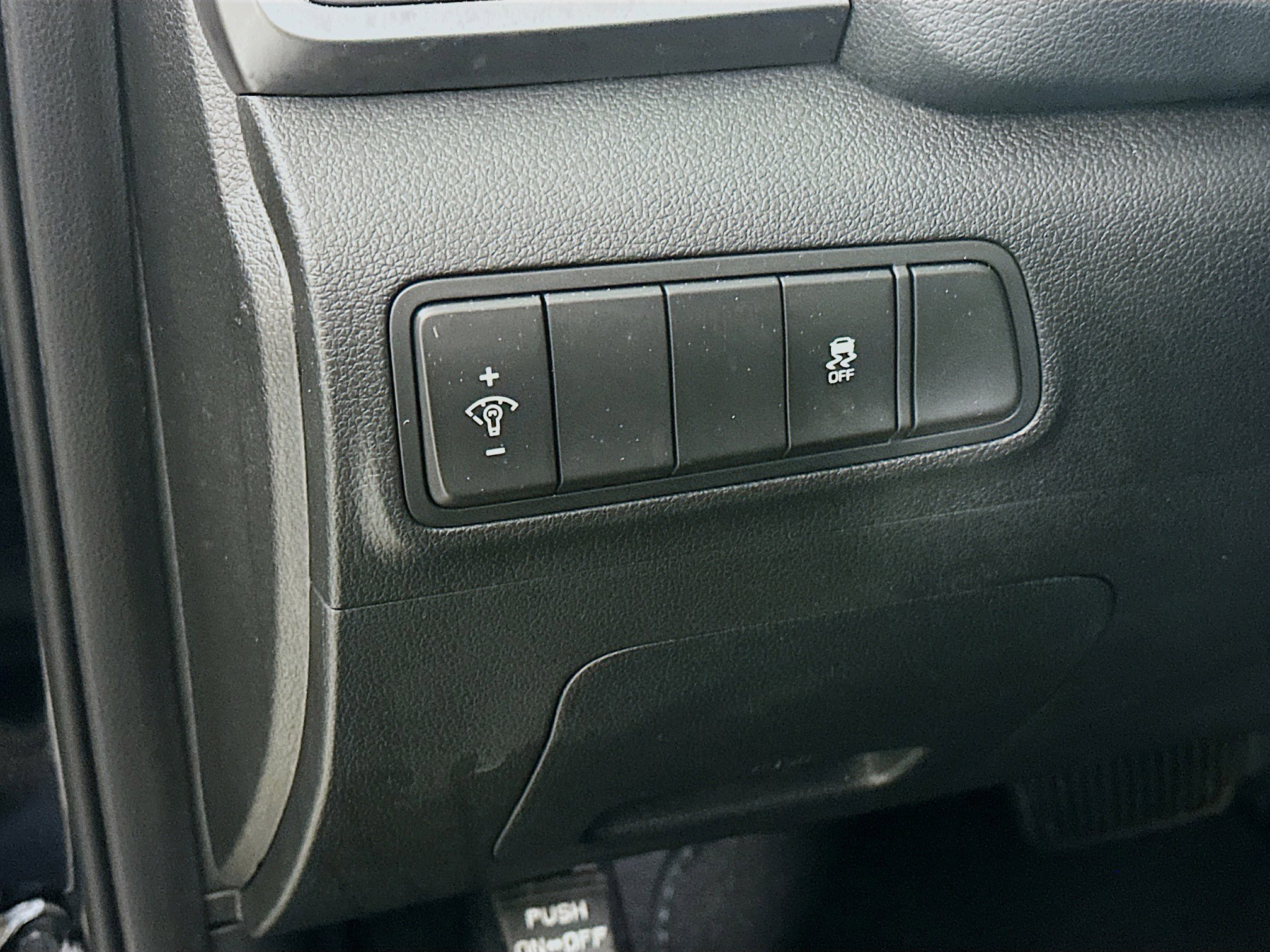 Used 2018 Hyundai Tucson SE image 16