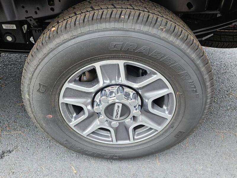 New 2026 Ford F250 Lariat image 17