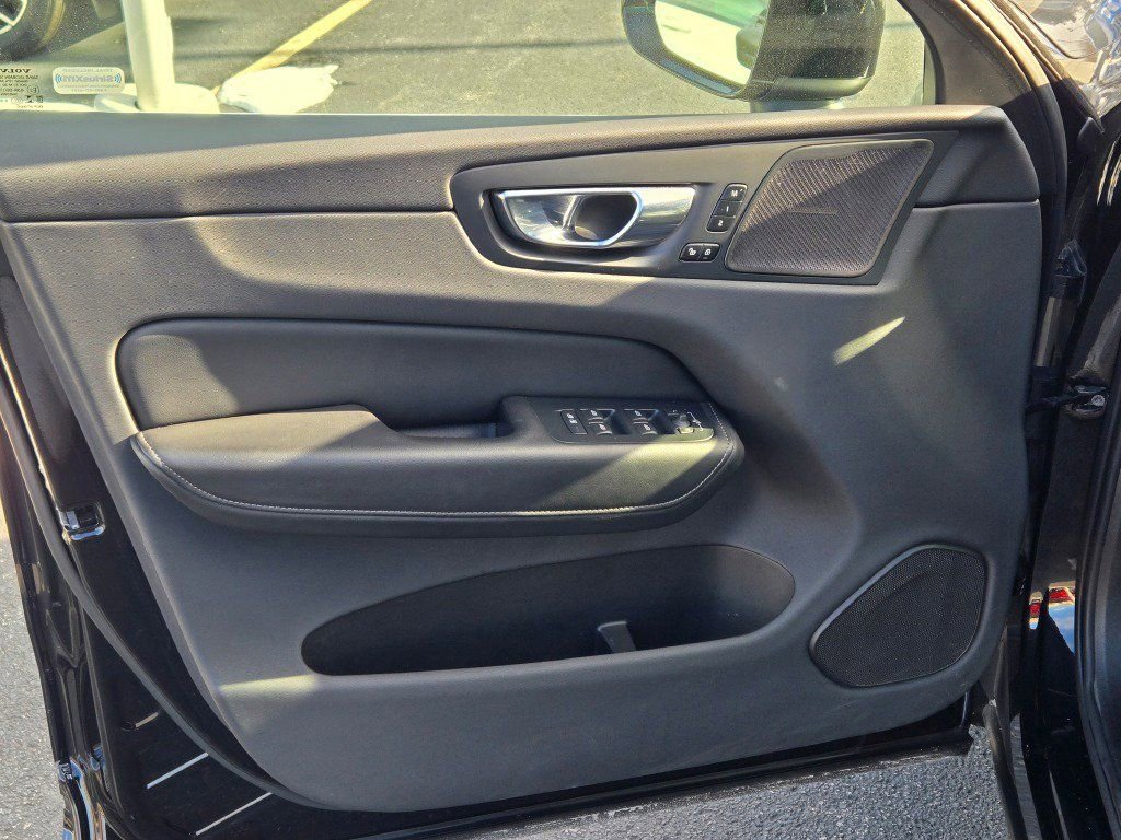 Used 2022 Volvo XC60 T8 Inscription w/ Advanced Package image 19