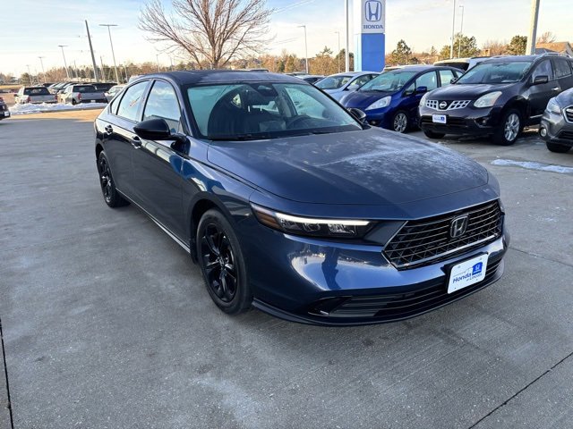 Certified 2025 Honda Accord SE image 3