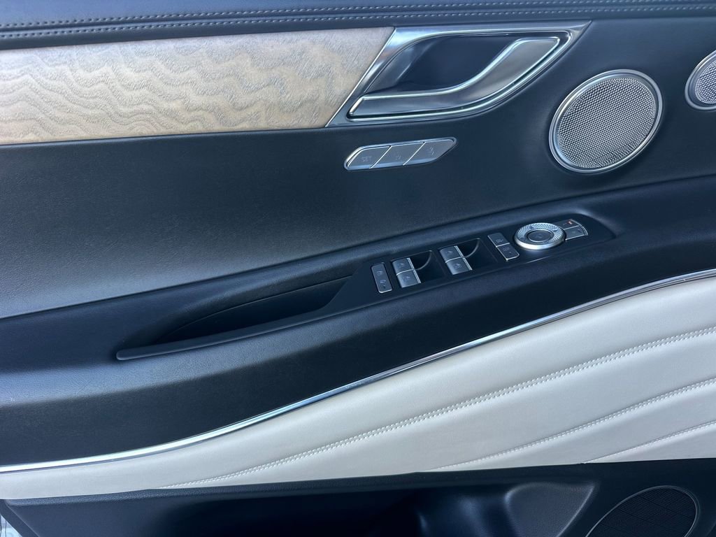 Used 2023 Genesis GV80 2.5T w/ Advanced Package image 11