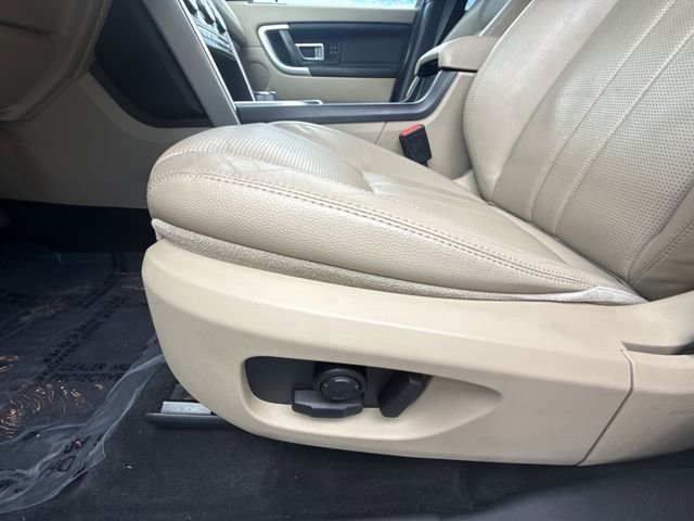Used 2016 Land Rover Discovery Sport HSE image 12