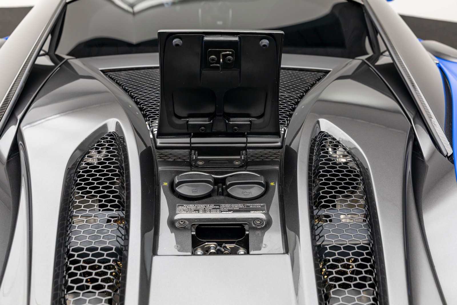 Used 2020 McLaren 620R RWD image 38