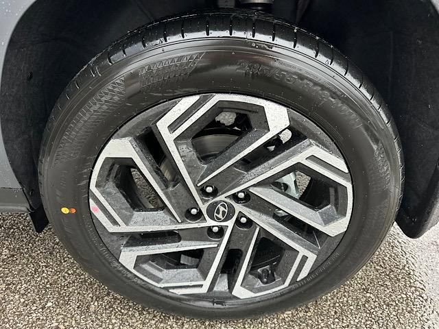 New 2026 Hyundai Tucson Limited FWD image 14