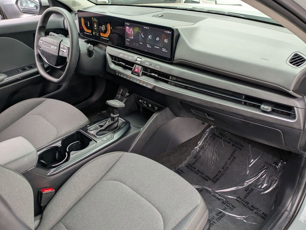 Used 2025 Kia K4 LXS image 29