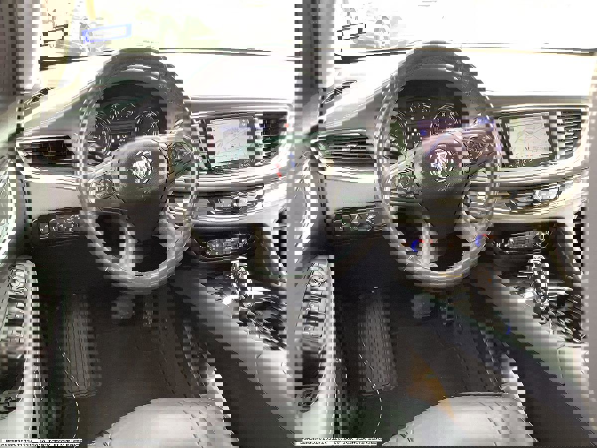 Used 2020 Buick Enclave Essence w/ Sound and Sites Package image 10