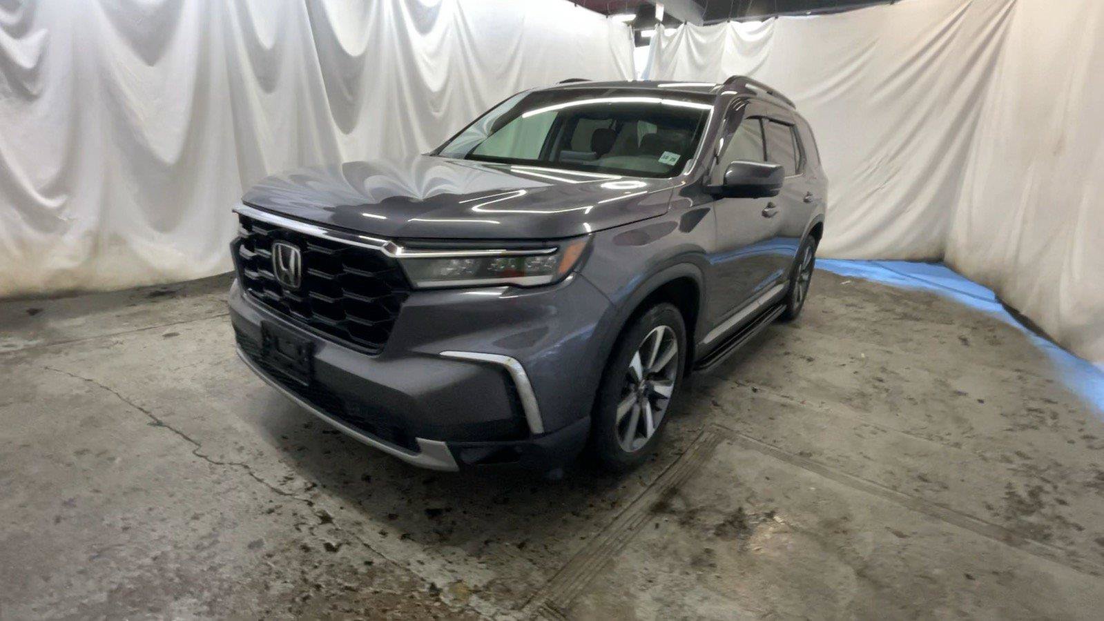 Used 2025 Honda Pilot Elite image 13