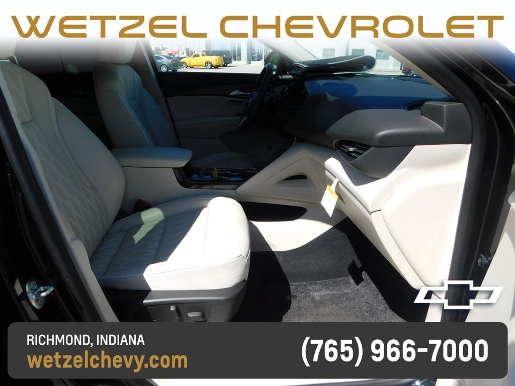 Used 2022 Buick Envision Avenir w/ Technology Package II FWD image 18
