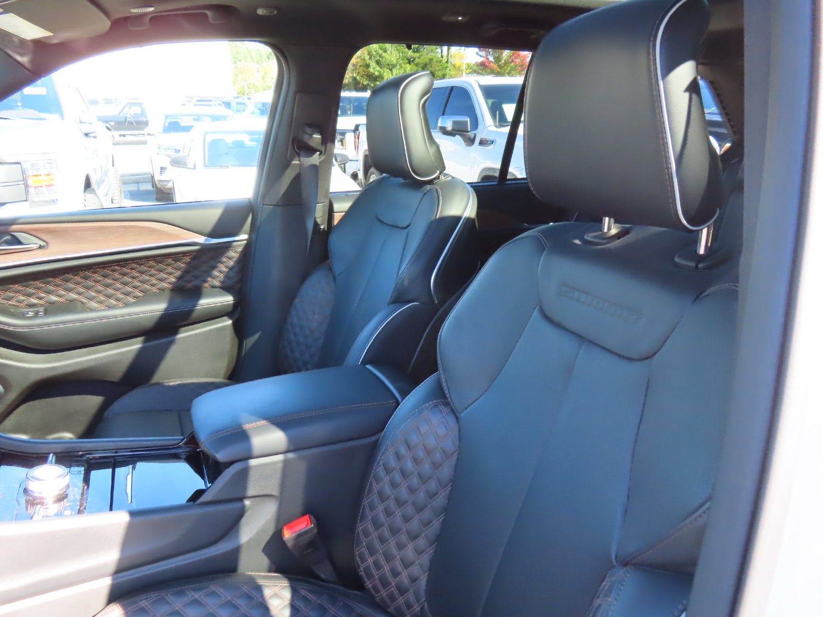 Used 2025 Jeep Grand Cherokee Summit w/ Adv Protech Group IV AWD/4WD image 28