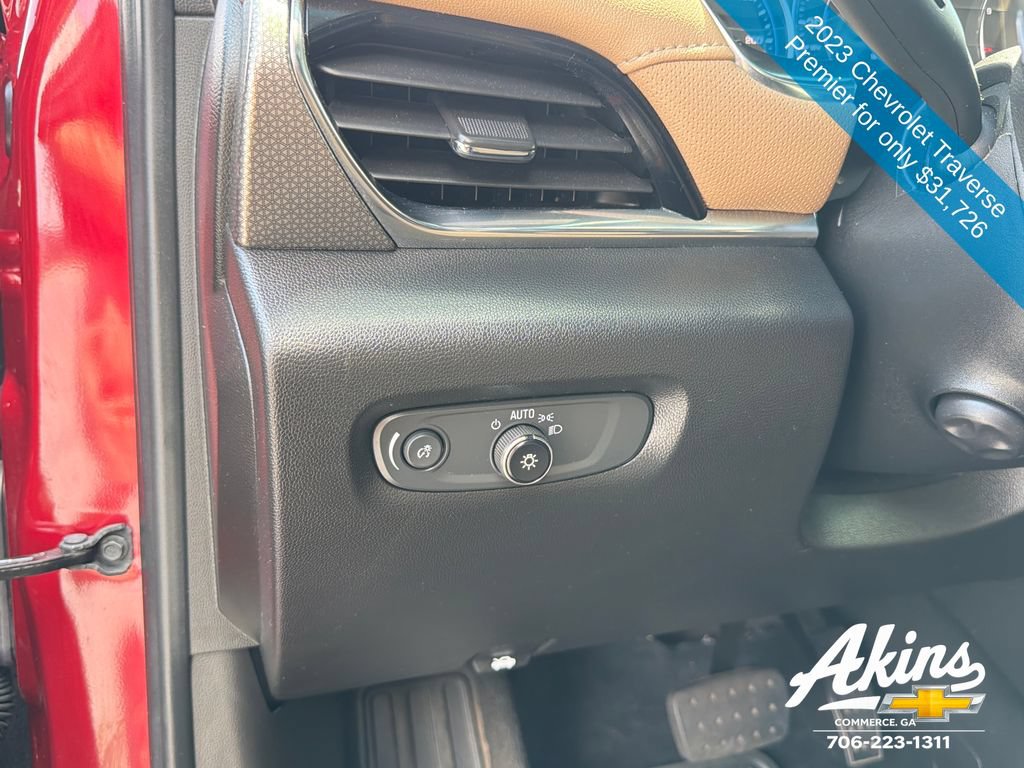Used 2023 Chevrolet Traverse Premier FWD image 16