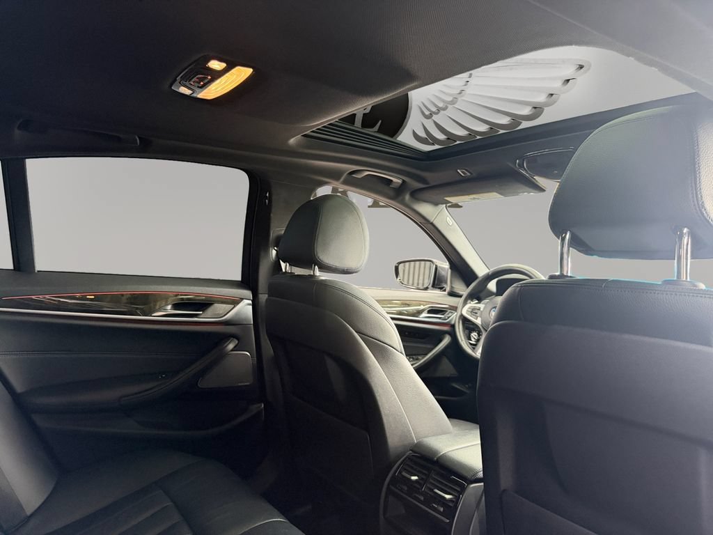 Used 2019 BMW 530i w/ M Sport Package RWD image 29