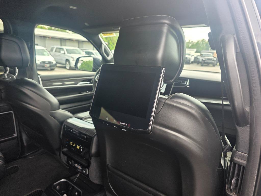 Used 2022 Jeep Wagoneer Series III w/ Convenience Group I AWD/4WD image 15
