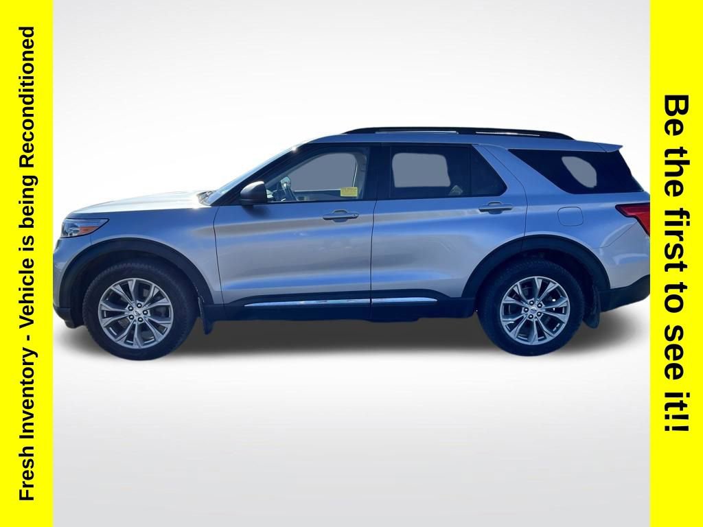 Used 2022 Ford Explorer XLT AWD/4WD image 2