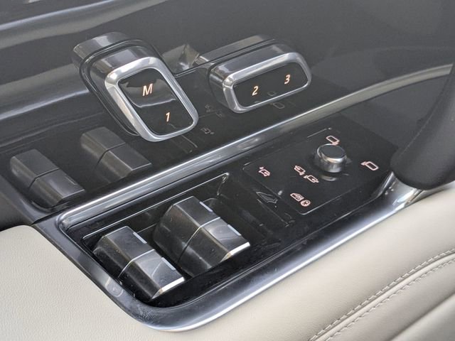 Used 2025 Land Rover Range Rover Autobiography AWD/4WD image 25
