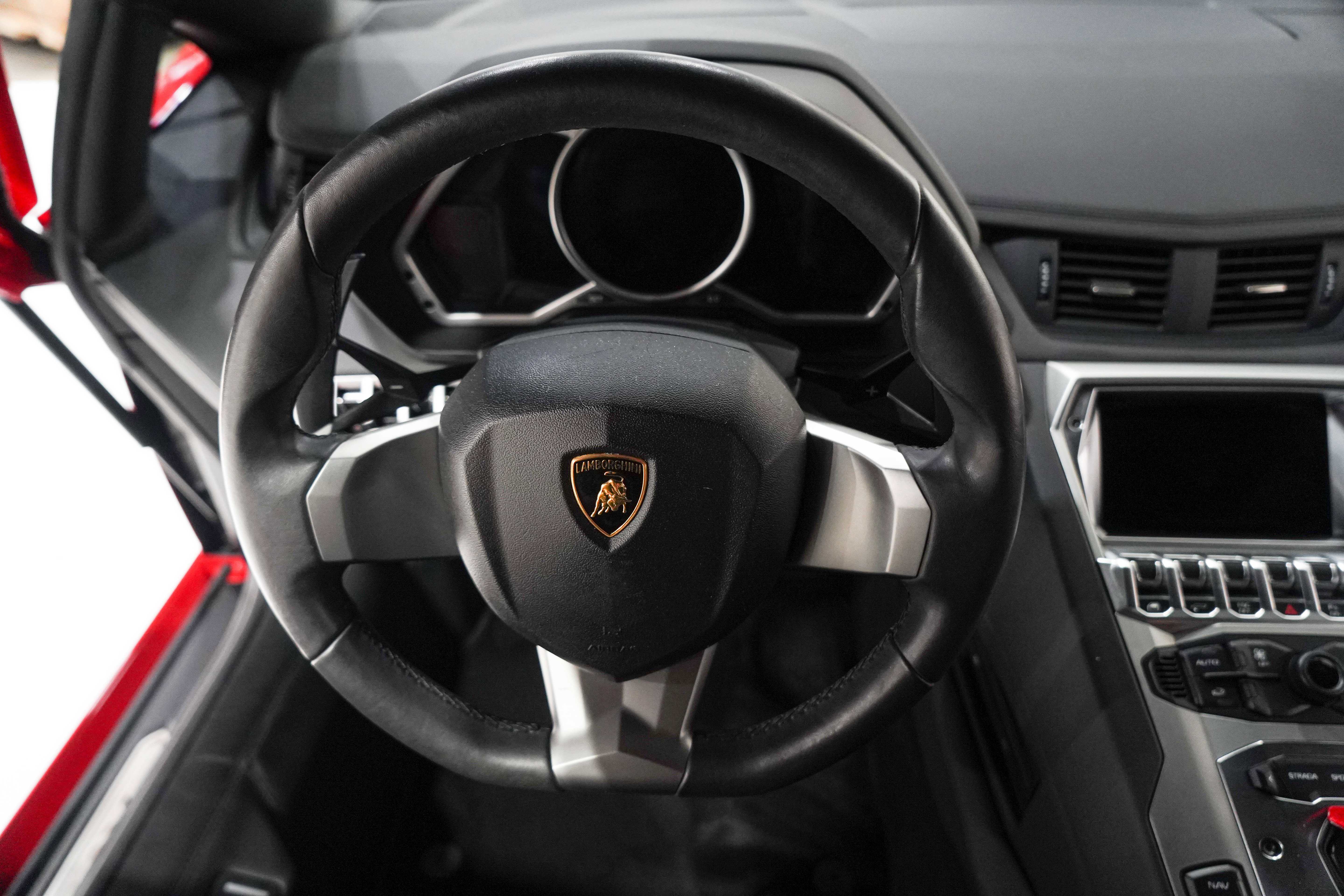 Used 2015 Lamborghini Aventador LP 700-4 AWD/4WD image 10