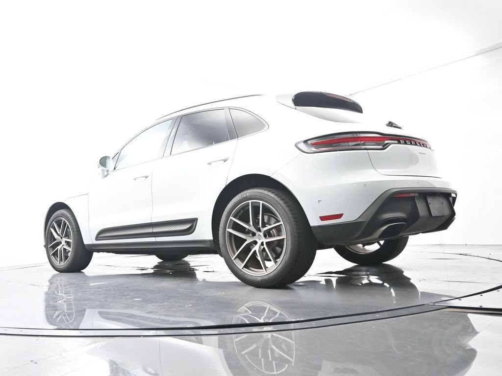 Certified 2023 Porsche Macan AWD/4WD image 43