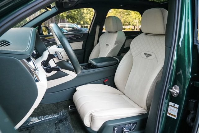 Used 2022 Bentley Bentayga AWD/4WD image 51