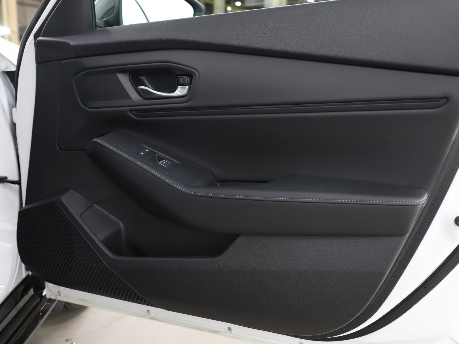 Used 2023 Honda Accord Sport image 9