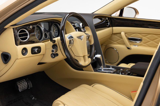 Used 2015 Bentley Flying Spur W12 image 36