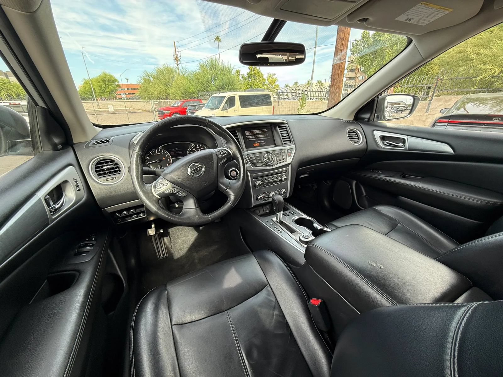 Used 2019 Nissan Pathfinder SL AWD/4WD image 11