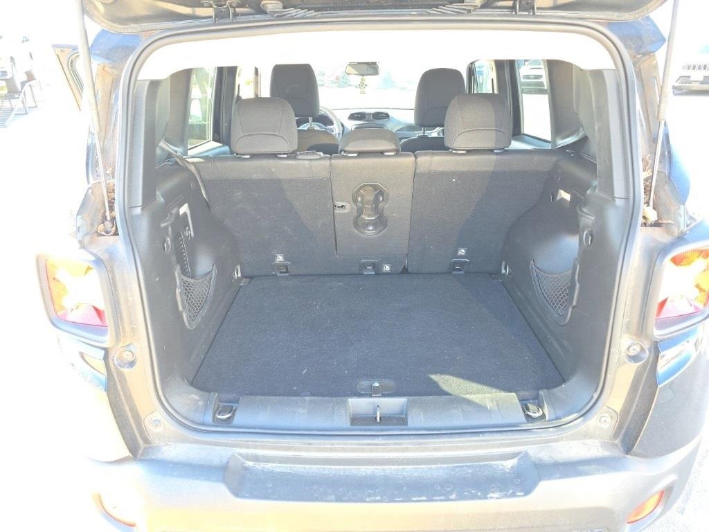 Used 2017 Jeep Renegade Latitude w/ Popular Equipment Group image 21