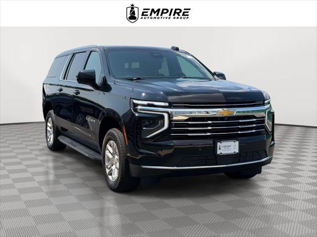 Used 2025 Chevrolet Suburban LT AWD/4WD image 1