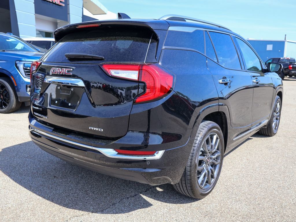 Used 2024 GMC Terrain Denali w/ Black Diamond Edition image 3