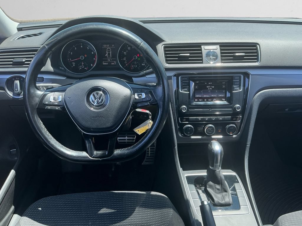 Used 2016 Volkswagen Passat 1.8T R-Line FWD image 10