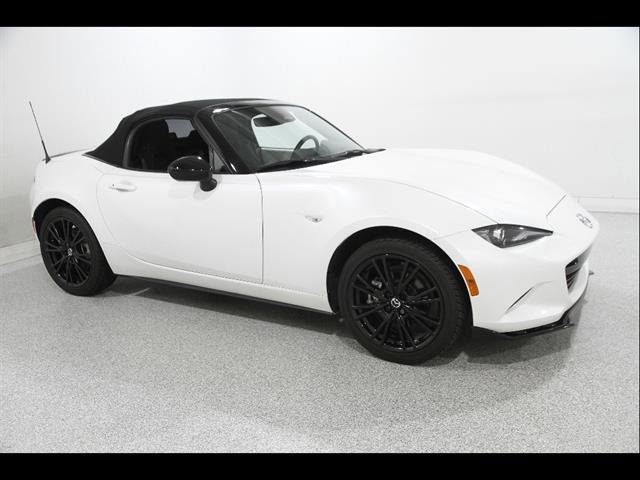 Certified 2024 MAZDA MX-5 Miata Club RWD image 2