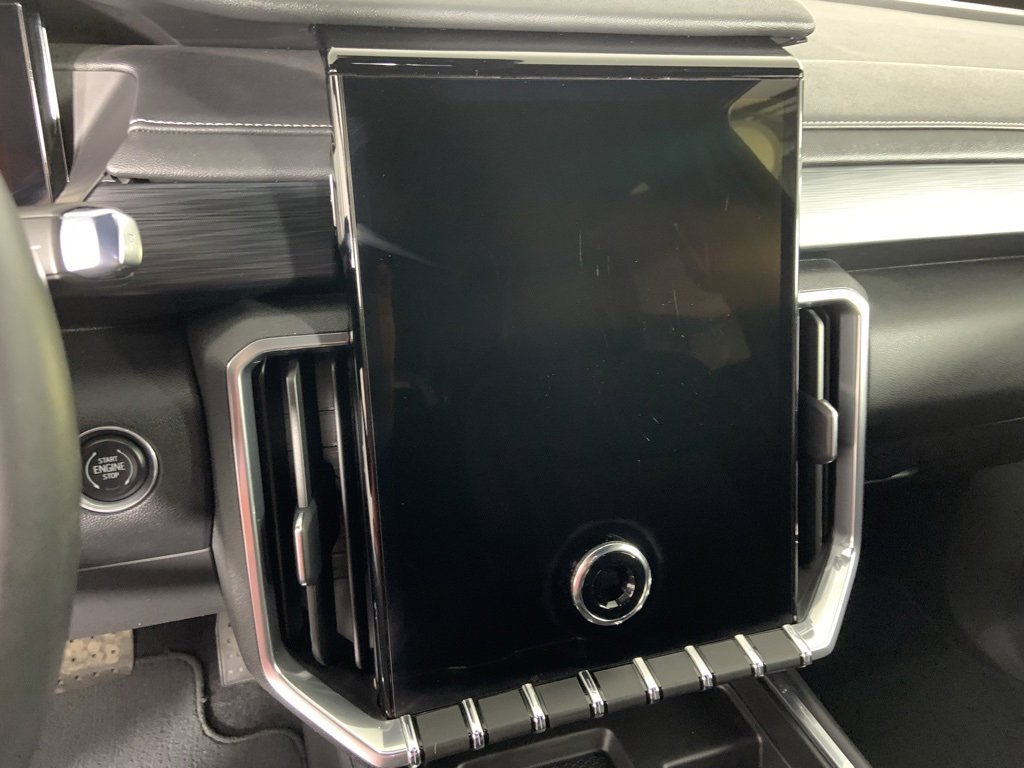 Used 2025 GMC Acadia Elevation image 30