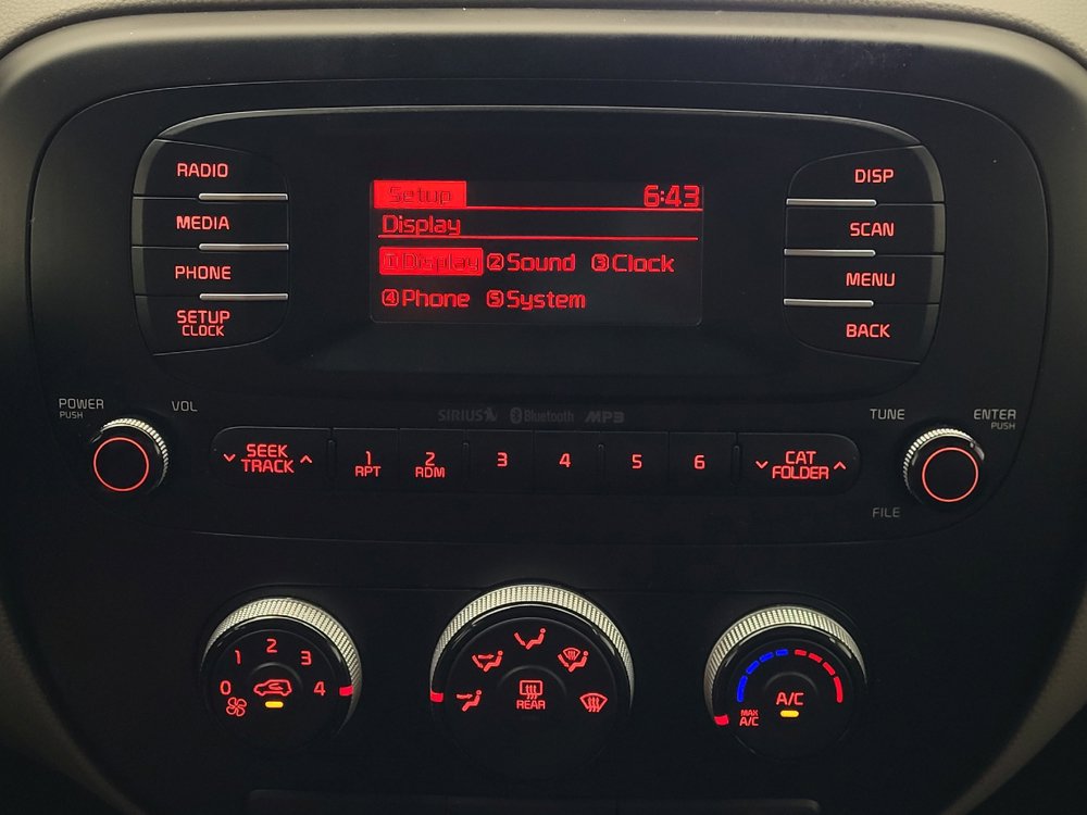 Used 2015 Kia Soul FWD image 25
