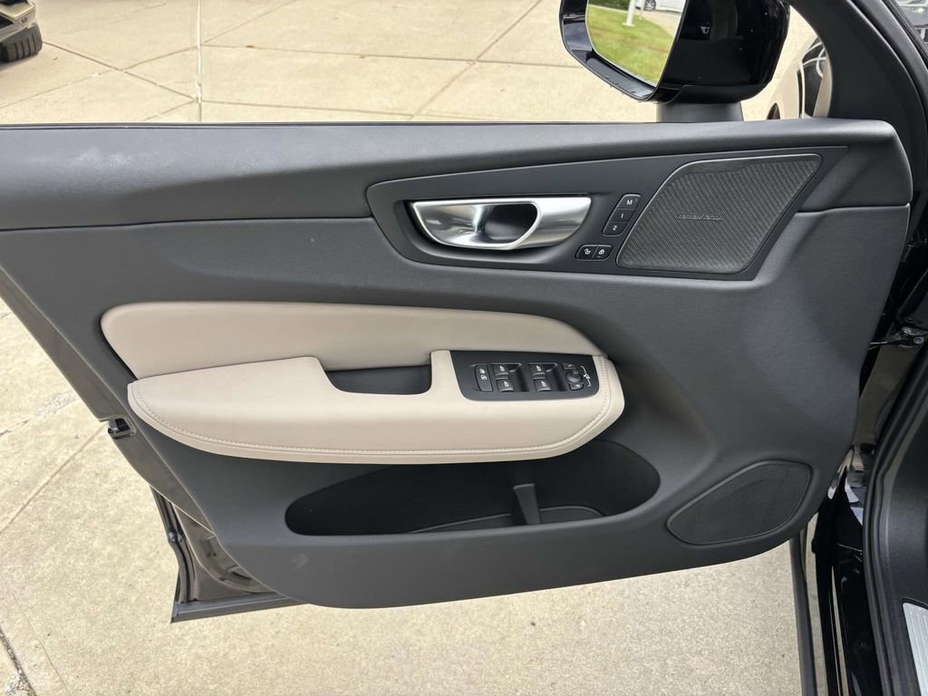 New 2026 Volvo XC60 B5 Plus w/ Protection Package Premier image 11