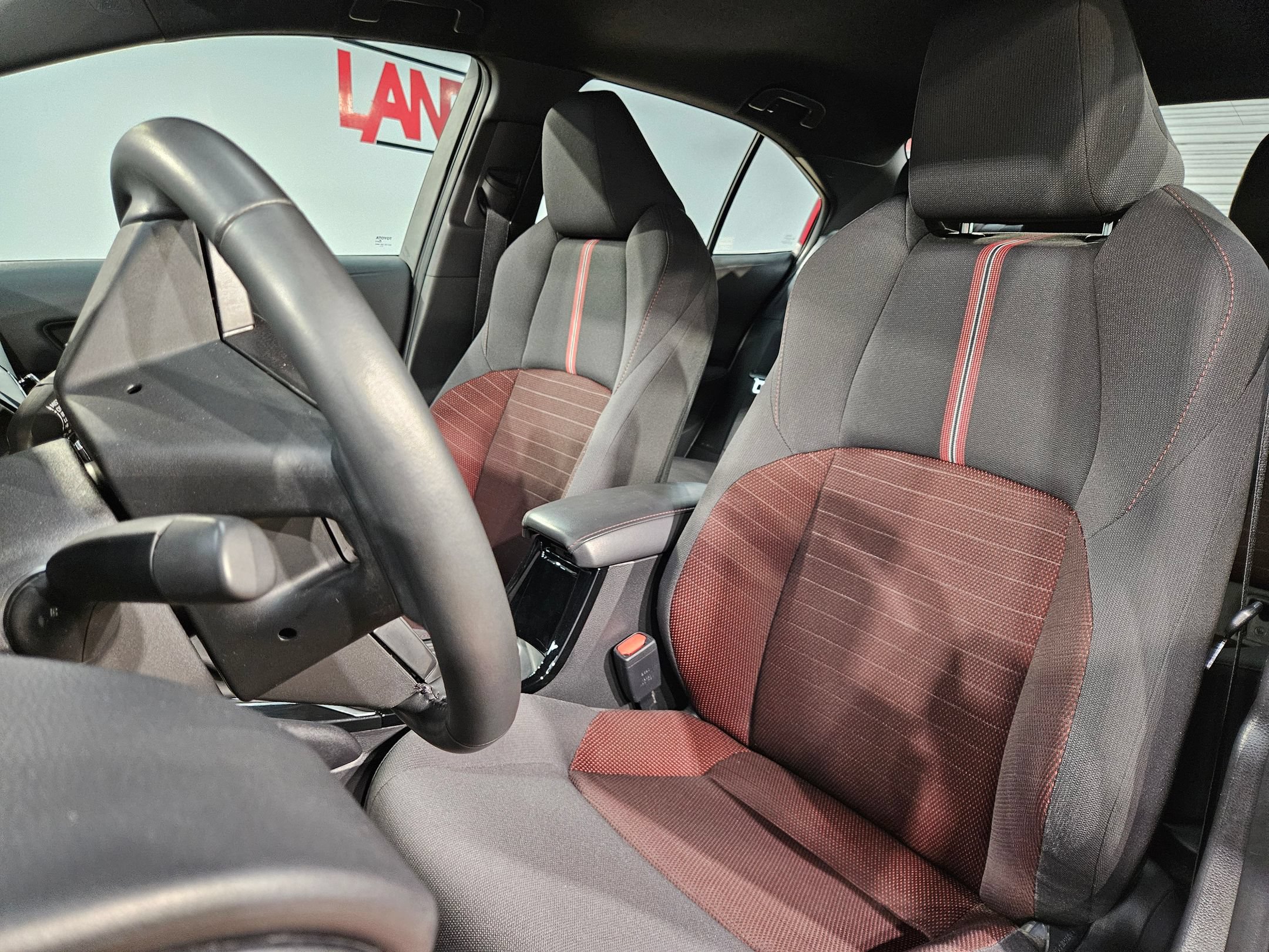 Used 2025 Toyota Corolla SE FWD image 23