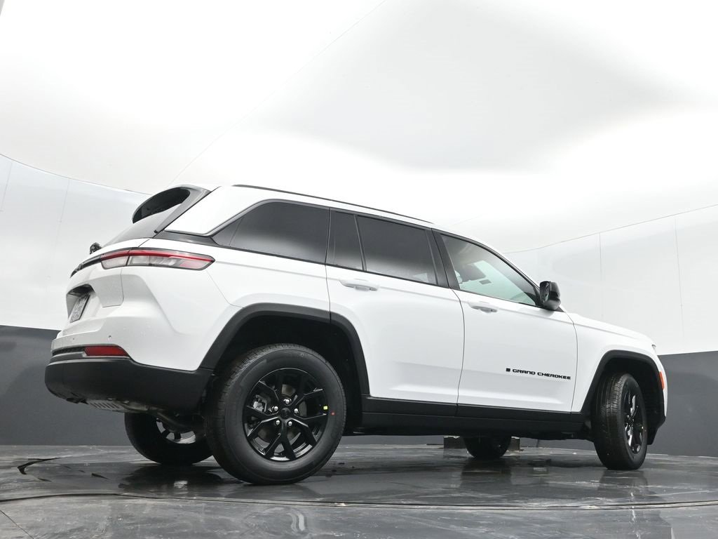 New 2026 Jeep Grand Cherokee Altitude image 35