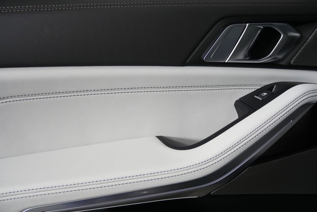 Used 2026 BMW X5 xDrive40i w/ Premium Package image 13