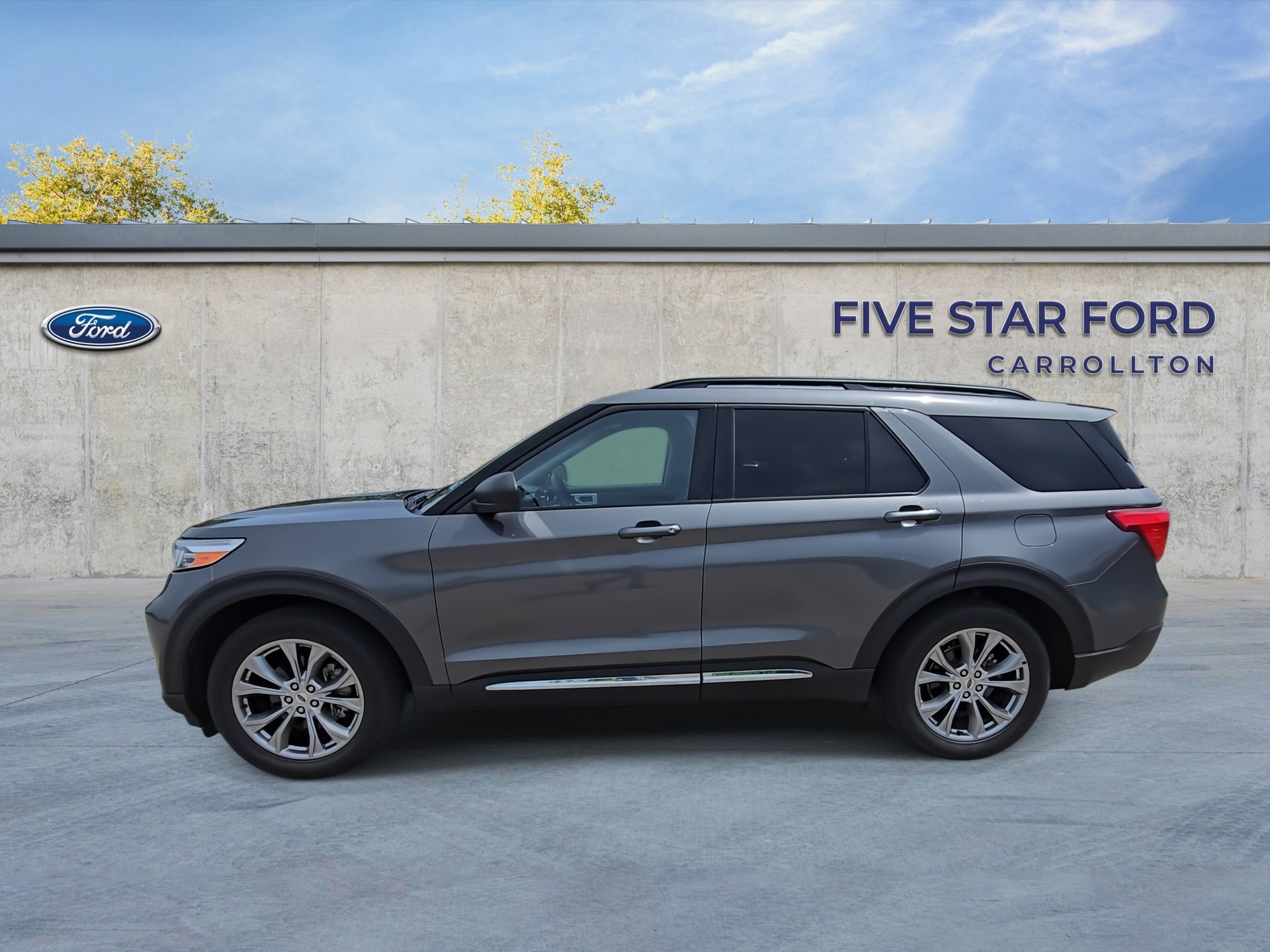 Certified 2023 Ford Explorer XLT w/ Equipment Group 202A image 5