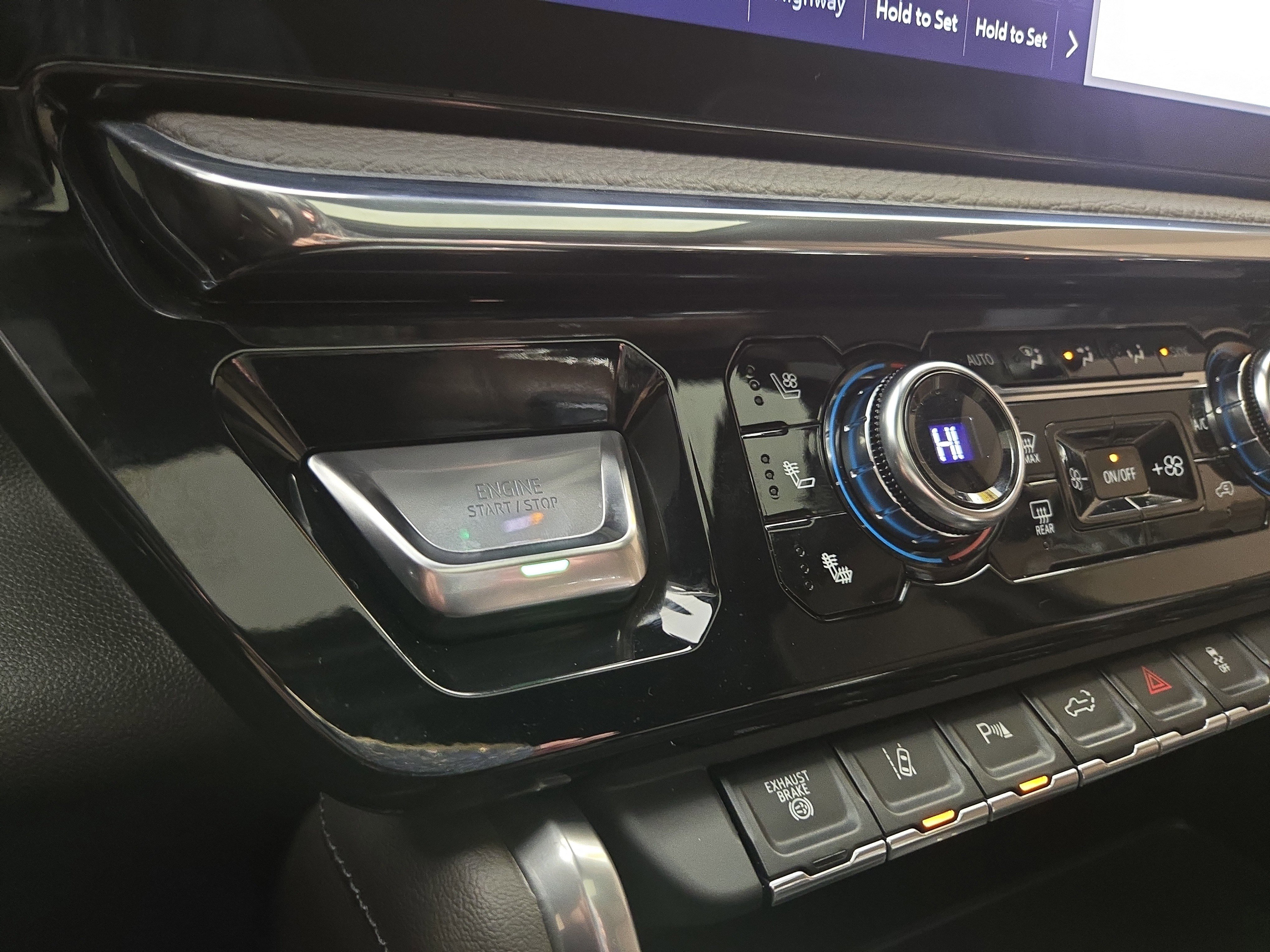 Used 2024 GMC Sierra 2500 Denali w/ Denali Reserve Package image 26