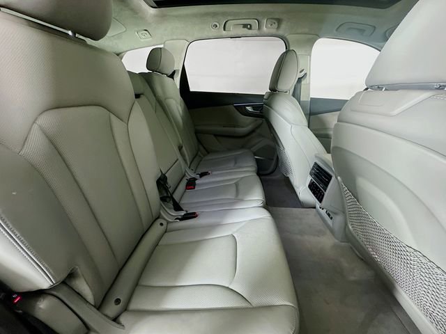 Used 2021 Audi Q7 3.0T Prestige image 29