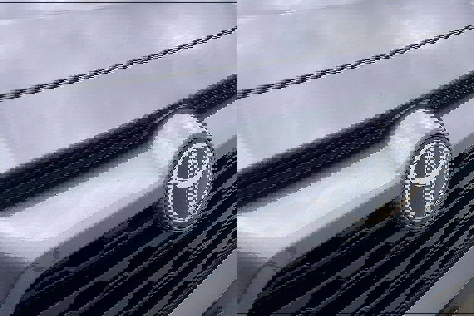 Used 2022 Toyota RAV4 XLE image 34