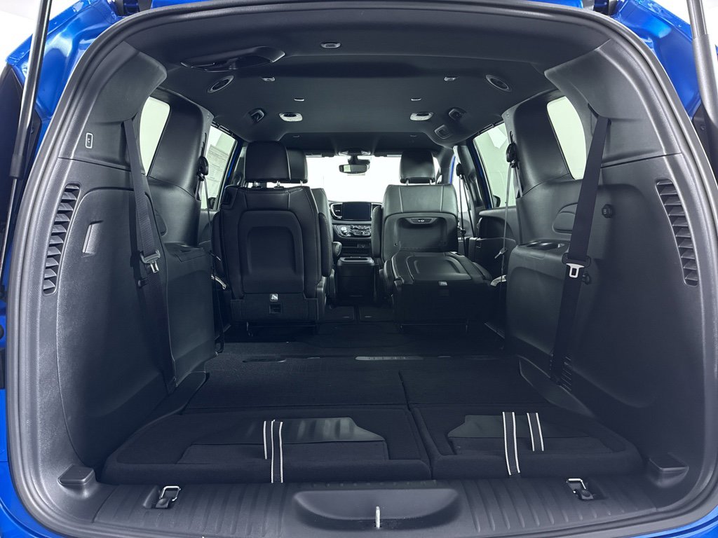 New 2026 Chrysler Pacifica Select w/ S Appearance Package image 9