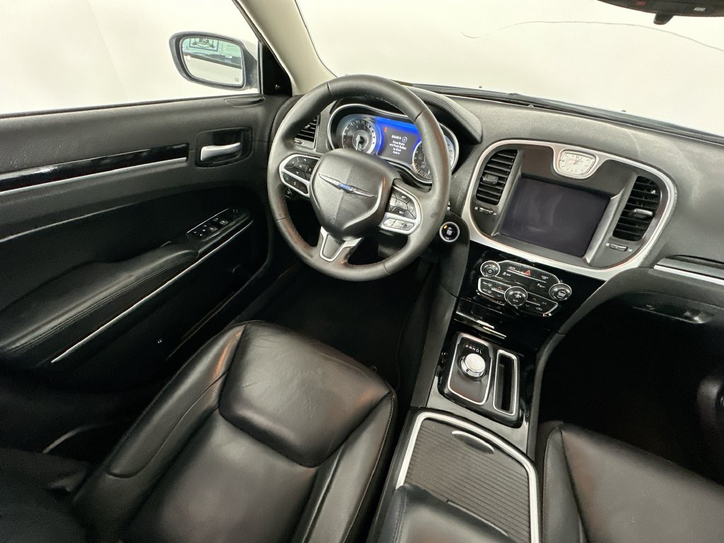 Used 2023 Chrysler 300 Touring L w/ Popular Equipment Group RWD image 9