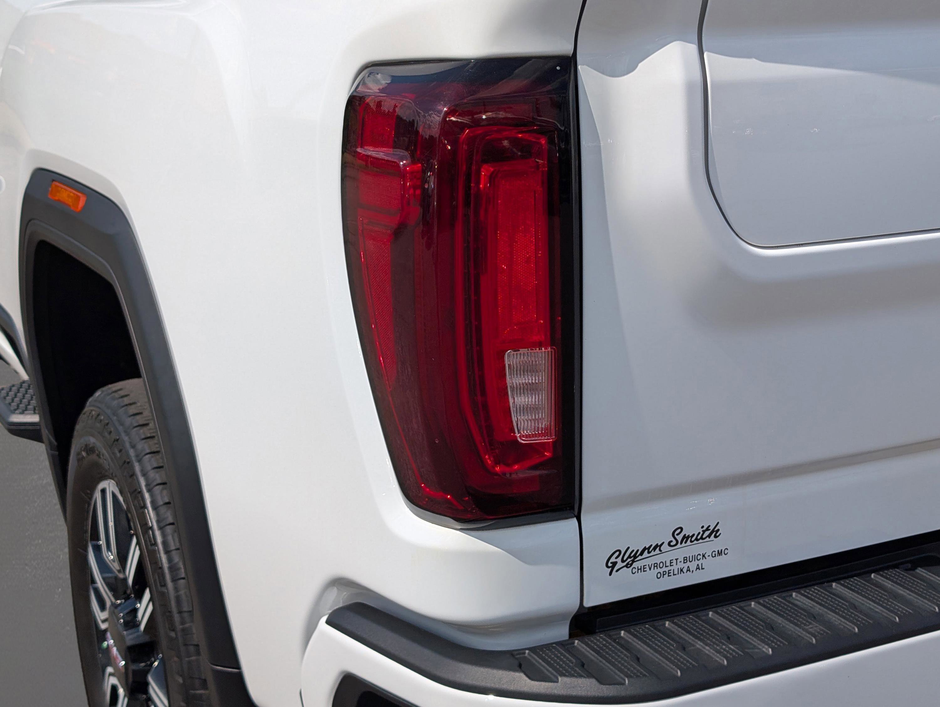 Used 2023 GMC Sierra 2500 AT4 w/ AT4 Preferred Package image 11