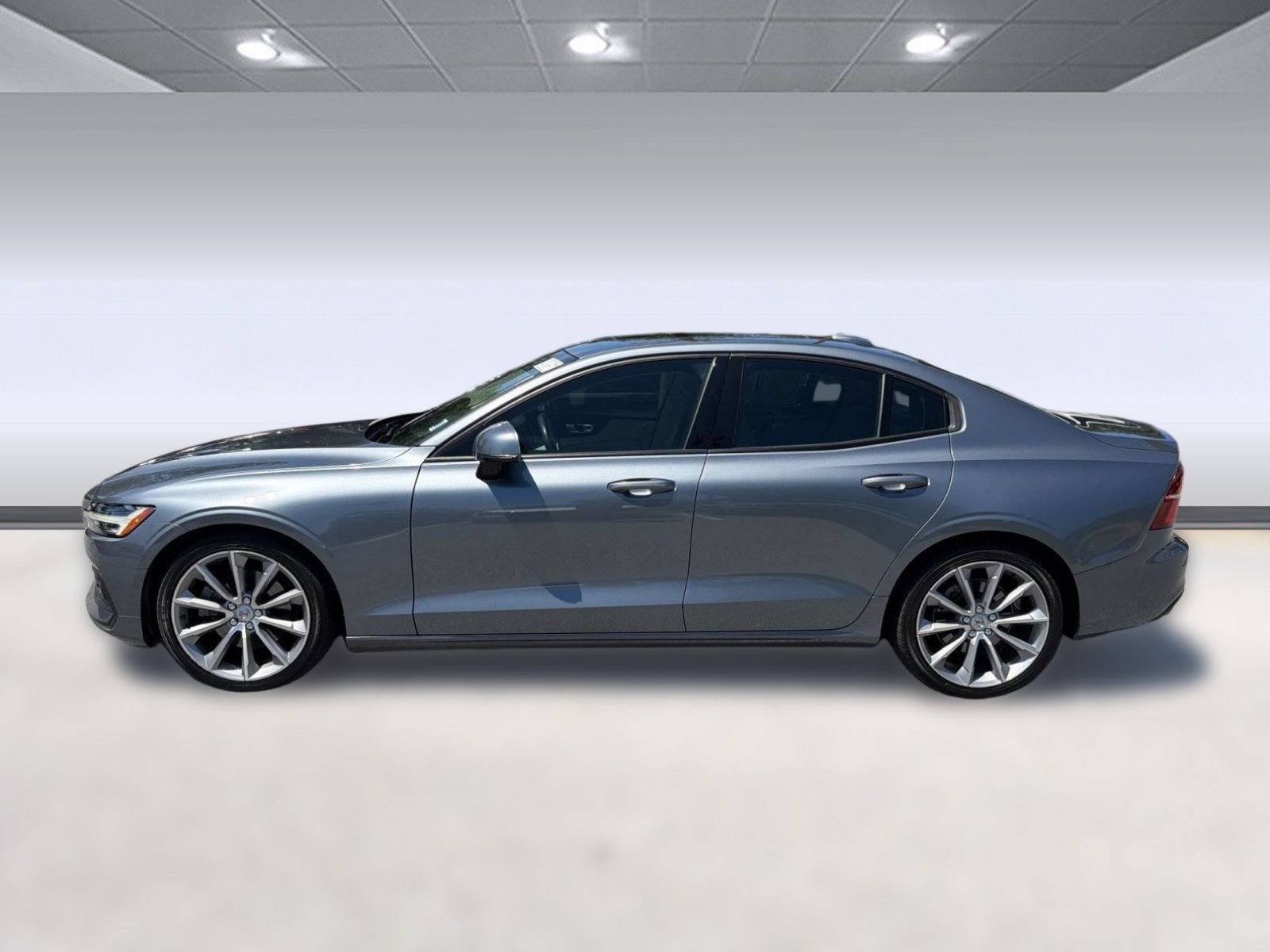 Used 2020 Volvo S60 T5 Momentum FWD image 2