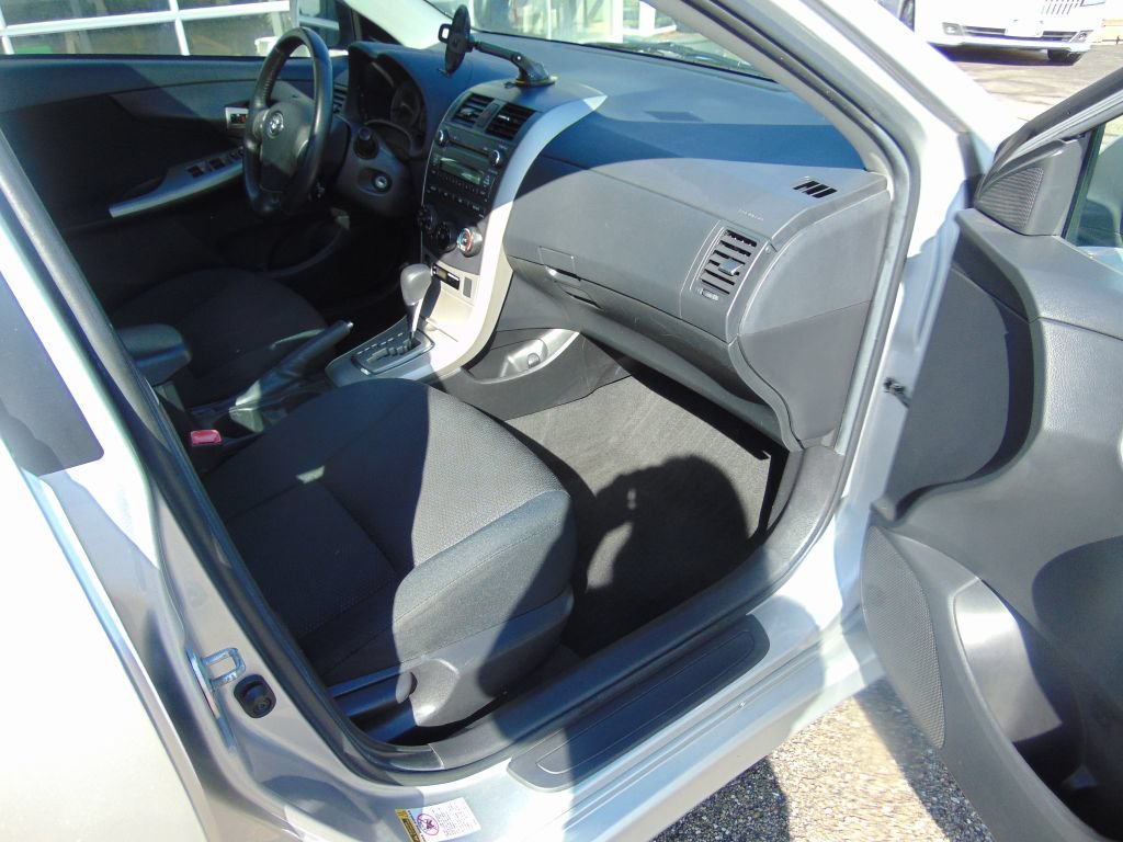 Used 2010 Toyota Corolla S FWD image 5